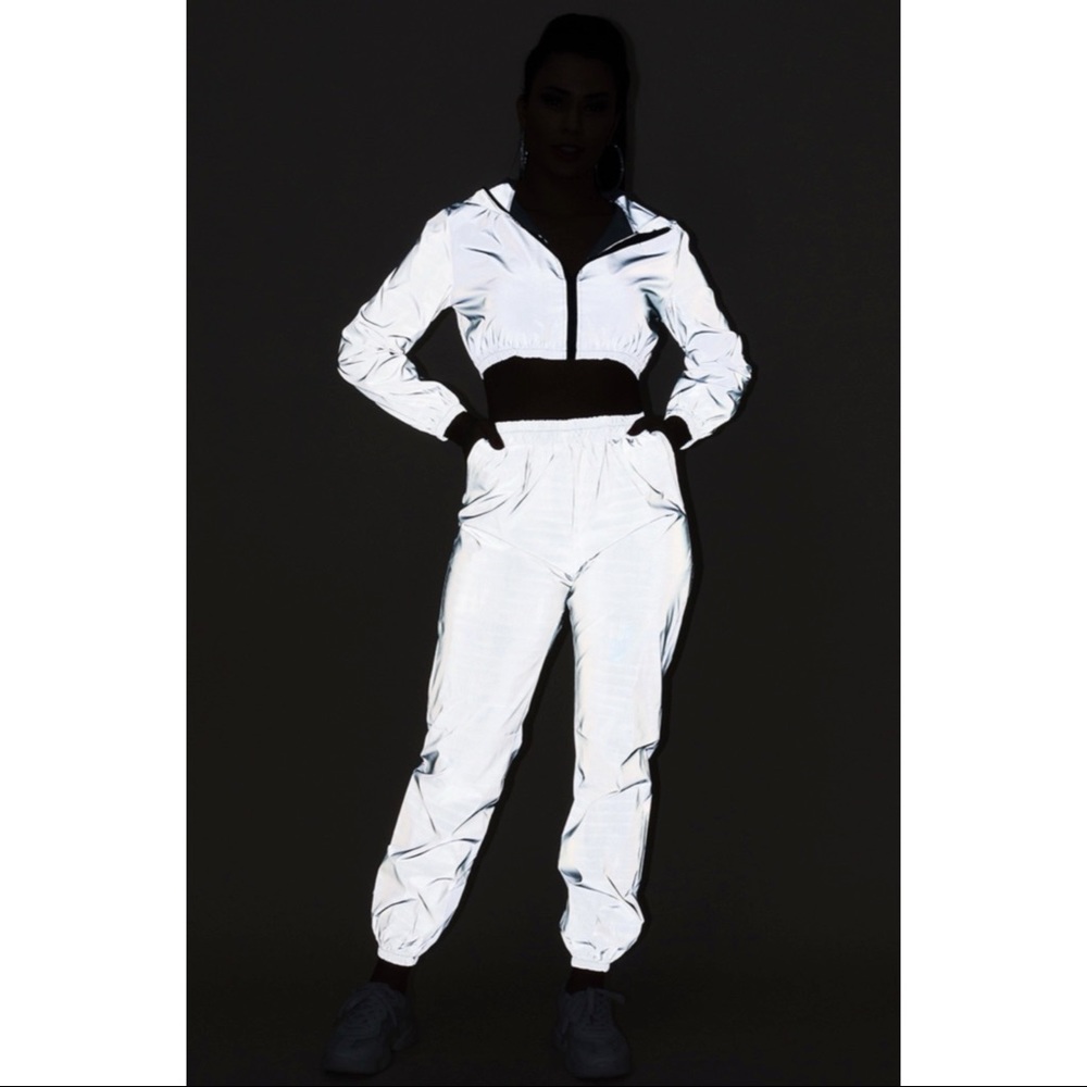 SALE - BOGO 6 for $25 🔥REFLECTIVE ZIP UP HOODY SET - Picture 5 of 11